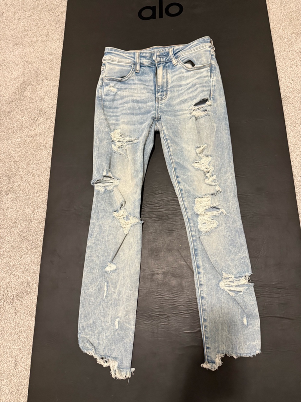 American Eagle Outfitters Light Wash Distressed Skinny Jeans